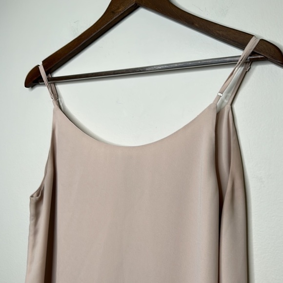 Babaton Everly Blouse Airy Loose Fit V Neck Adjustable Straps Soft Blush Medium - Picture 6 of 7